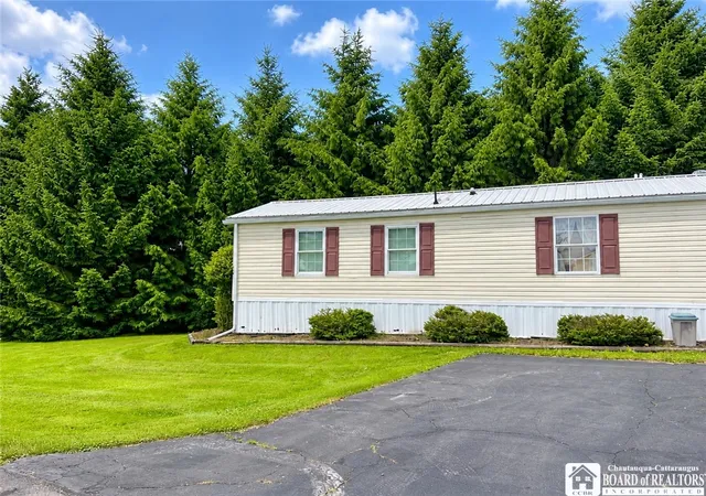 Photo 3 of Manufactured home for sale at 4911 Baker St Lot 27, Ashville, NY 14710 | MLS# R1693423 | Listing updated on 2026-08-28