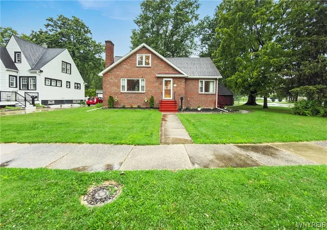 Photo 2 of Sale Pending at 11 S Shore Blvd, Buffalo, NY 14218 | MLS# B1694057 | Listing updated on 2026-08-31