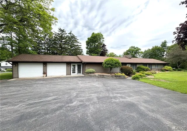 Photo 3 of Single family home for sale at 4861 Rockefeller Rd, Auburn, NY 13021 | MLS# S1694128 | Listing updated on 2026-09-04