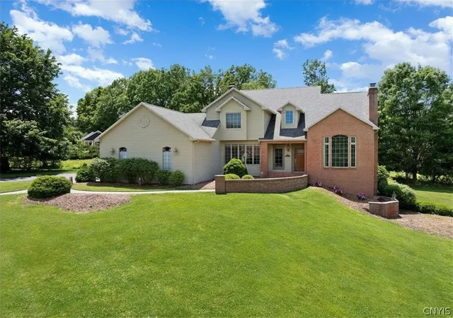 Photo 1 of Single family home for sale at 7100 Braxton Cir, Fayetteville, NY 13066 | MLS# S1694177 | Listing updated on 2026-08-26