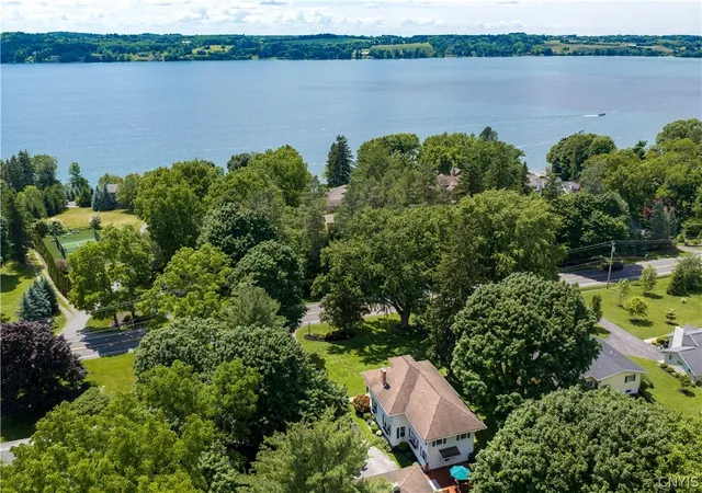 Photo 3 of Sale Pending at 3066 E Lake Rd, Skaneateles, NY 13152 | MLS# S1694251 | Listing updated on 2026-08-27