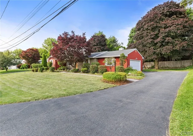 Photo 3 of Single family home for sale at 15 Drumlins Ter, Syracuse, NY 13224 | MLS# S1693988 | Listing updated on 2026-09-13