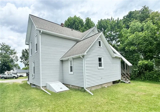 Photo 2 of Sale Pending at 503 Budd St, Elmira, NY 14904 | MLS# R1694384 | Listing updated on 2026-08-18