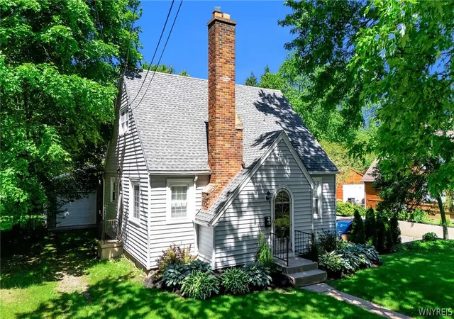 Photo 2 of Single family home for sale at 427 429 Pine St, Lockport, NY 14094 | MLS# B1693168 | Listing updated on 2026-08-17