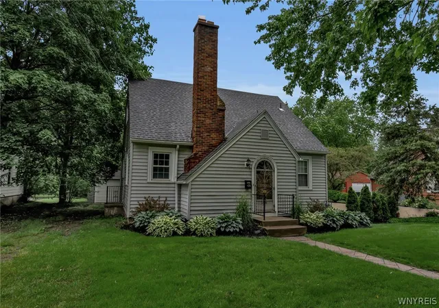 Photo 3 of Single family home for sale at 427 429 Pine St, Lockport, NY 14094 | MLS# B1693168 | Listing updated on 2026-08-17