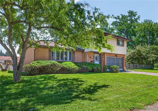 Photo 2 of Sale Pending at 8 Southgate Dr, Buffalo, NY 14224 | MLS# B1689759 | Listing updated on 2026-08-10