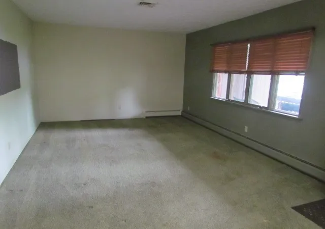 Photo 3 of Sale Pending at 452 Carlsam Dr, Rochester, NY 14609 | MLS# R1692952 | Listing updated on 2026-09-03