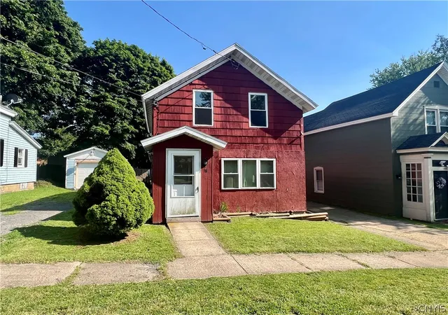 Photo 2 of Single family home for sale at 18 Catherine St, Oswego, NY 13126 | MLS# S1694712 | Listing updated on 2026-09-16