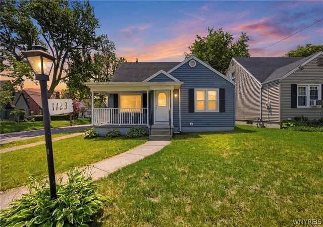 Photo 2 of Sale Pending at 1123 Vanderbilt Ave, Niagara Falls, NY 14305 | MLS# B1694748 | Listing updated on 2026-08-31
