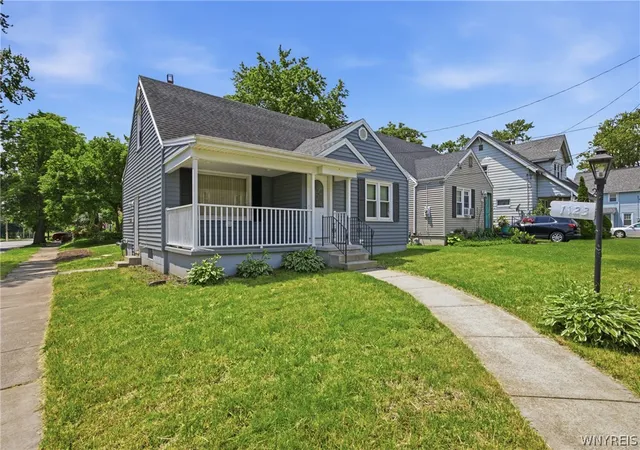 Photo 3 of Sale Pending at 1123 Vanderbilt Ave, Niagara Falls, NY 14305 | MLS# B1694748 | Listing updated on 2026-08-31