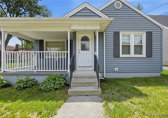 Photo 4 of Sale Pending at 1123 Vanderbilt Ave, Niagara Falls, NY 14305 | MLS# B1694748 | Listing updated on 2026-08-31