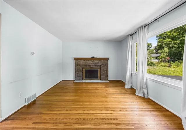Photo 4 of Sale Pending at 332 Galahad Dr, Rochester, NY 14623 | MLS# R1694072 | Listing updated on 2026-08-05