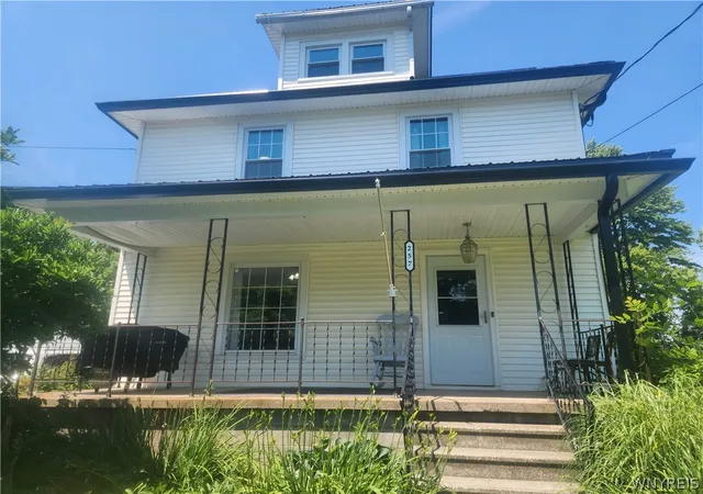 Photo 1 of Sale Pending at 257 N Main St, Lyndonville, NY 14098 | MLS# B1693125 | Listing updated on 2026-08-10