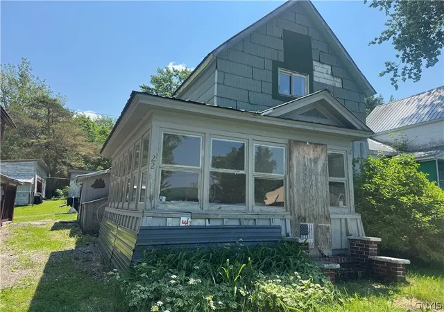 Photo 3 of Single family home for sale at 22 Elm St E, Newton Falls, NY 13666 | MLS# S1694888 | Listing updated on 2026-08-28