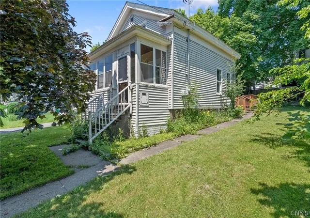 Photo 3 of Single family home for sale at 213 E 2nd Street, Oswego, NY 13126 | MLS# S1694974 | Listing updated on 2026-09-11