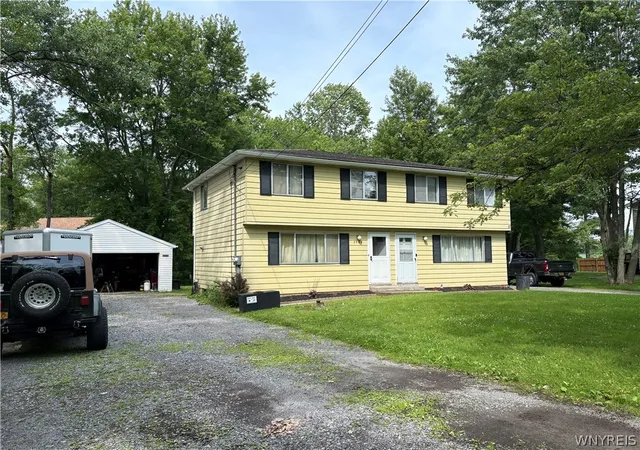 Photo 3 of Sale Pending at 4884 Bussendorfer Rd, Orchard Park, NY 14127 | MLS# B1694589 | Listing updated on 2026-09-15