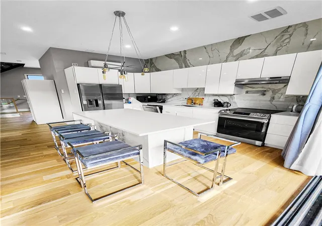Photo 3 of Sale Pending at 130 Fieldstone Dr, Stamford, NY 12167 | MLS# R1695021 | Listing updated on 2026-09-11