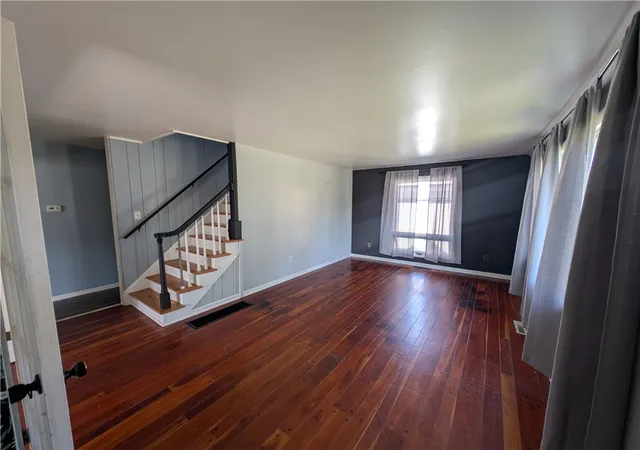 Photo 4 of Single family home for sale at 60 Pleasant St, Corning, NY 14830 | MLS# R1694574 | Listing updated on 2026-09-14