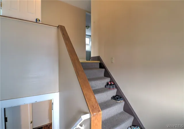 Photo 3 of Sale Pending at 169 Parkwood Ave, Buffalo, NY 14217 | MLS# B1695014 | Listing updated on 2026-09-16