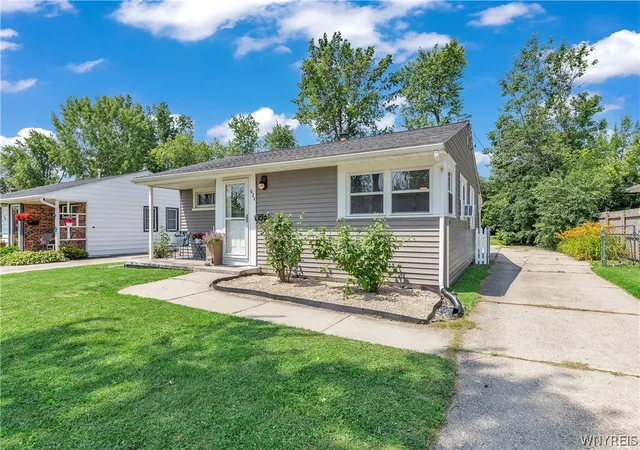 Photo 2 of Sale Pending at 624 Montrose Ave, Buffalo, NY 14223 | MLS# B1695160 | Listing updated on 2026-08-25