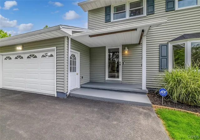 Photo 3 of Sale Pending at 7640 Merritt Dr, Baldwinsville, NY 13027 | MLS# S1695124 | Listing updated on 2026-08-26