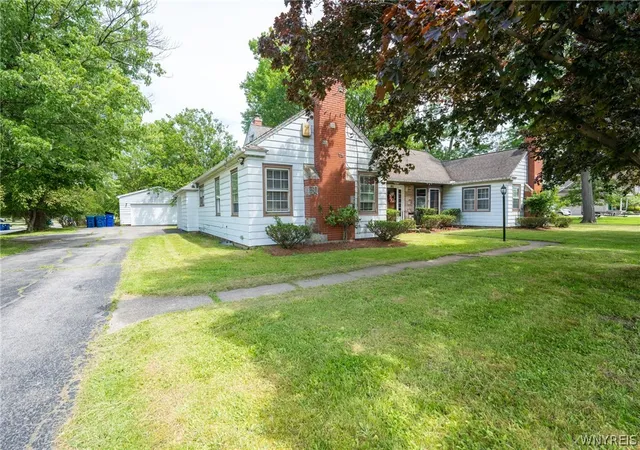 Photo 1 of Single family home for sale at 260 S Forest Rd, Buffalo, NY 14221 | MLS# B1695344 | Listing updated on 2026-08-23