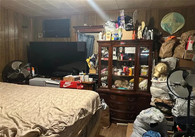 Photo 4 of Sale Pending at 350 Champlain St, Rochester, NY 14611 | MLS# R1694827 | Listing updated on 2026-08-31