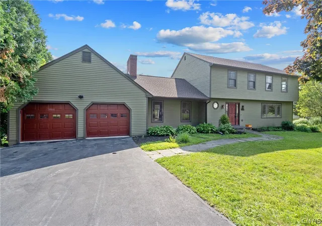 Photo 2 of Sale Pending at 8294 Prestwick Dr, Manlius, NY 13104 | MLS# S1673268 | Listing updated on 2026-09-10