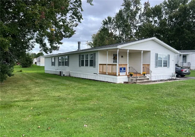 Photo 4 of Manufactured home for sale at 338 Matthew Dr, Clinton, NY 13323 | MLS# S1694550 | Listing updated on 2026-09-06