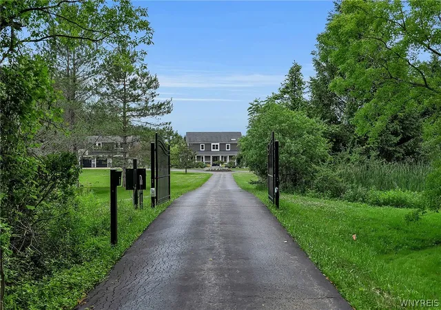 Photo 2 of Single family home for sale at 3350 Angle Rd, Orchard Park, NY 14127 | MLS# B1691856 | Listing updated on 2026-08-14