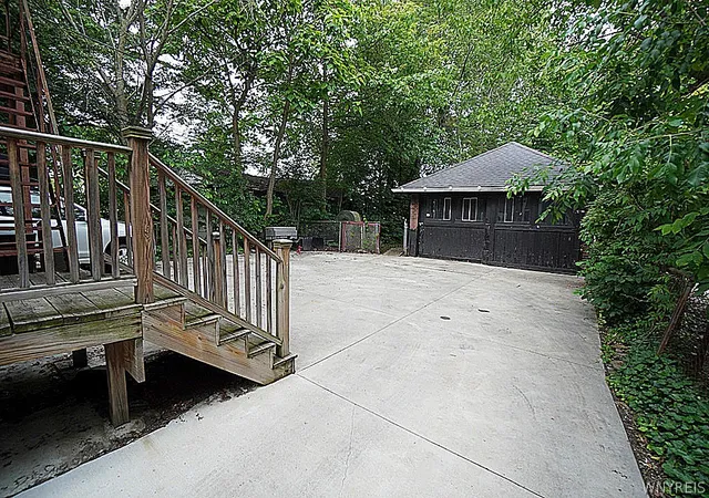 Listing Photo 4 - Condo for sale in building located at 235 Saranac Ave, Buffalo, NY 14216