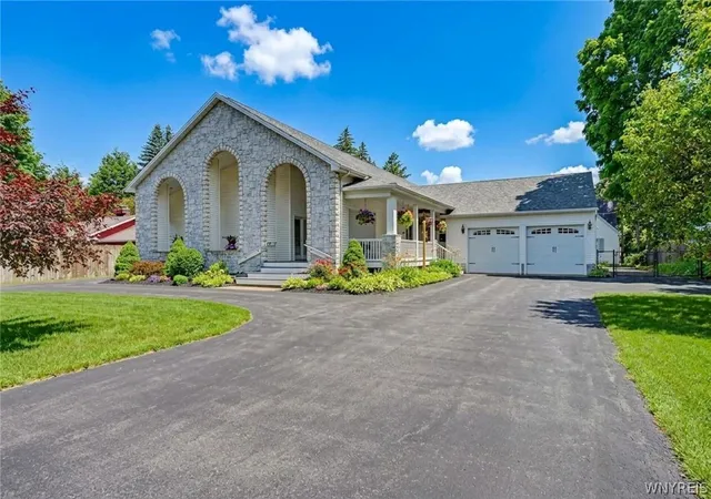 Photo 2 of Sale Pending at 6790 Gowanda State Rd, Hamburg, NY 14075 | MLS# B1694473 | Listing updated on 2026-08-25