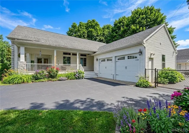 Photo 3 of Sale Pending at 6790 Gowanda State Rd, Hamburg, NY 14075 | MLS# B1694473 | Listing updated on 2026-08-25
