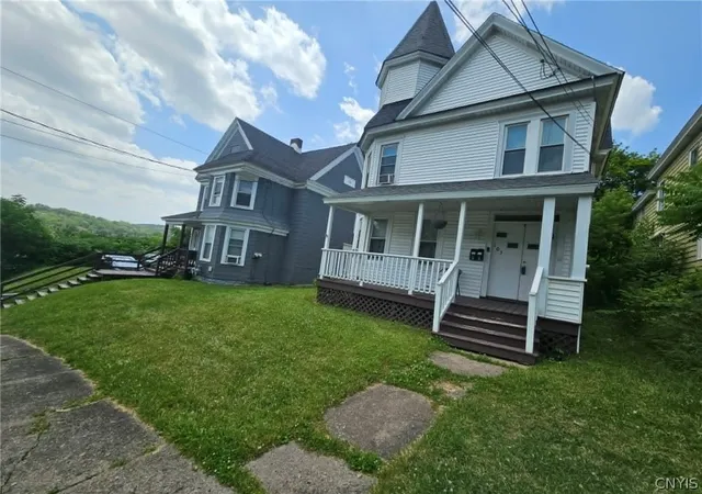 Photo 3 of Sale Pending at 105 Dillaye Ave, Syracuse, NY 13206 | MLS# S1695671 | Listing updated on 2026-08-28
