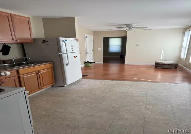 Listing Photo 4 - Condo for sale in building located at 105 Dillaye Ave, Syracuse, NY 13206
