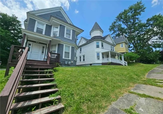 Photo 2 of Sale Pending at 101 Dillaye Ave #3, Syracuse, NY 13206 | MLS# S1695668 | Listing updated on 2026-08-28