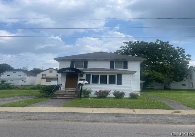 Photo 3 of Sale Pending at 367 Broadwell Ave, Fulton, NY 13069 | MLS# S1695904 | Listing updated on 2026-08-27