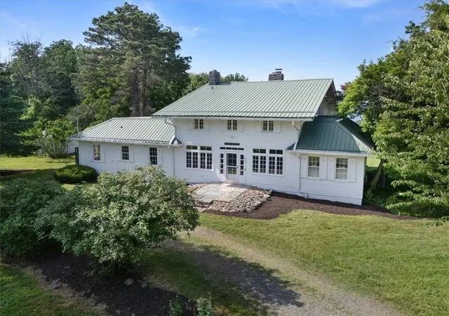 Photo 3 of Sale Pending at 211 Lake Rd, Ontario, NY 14519 | MLS# R1693902 | Listing updated on 2026-08-20