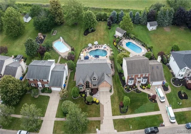 Photo 3 of Sale Pending at 5521 Country Clb Ln, Hamburg, NY 14075 | MLS# B1691457 | Listing updated on 2026-09-01