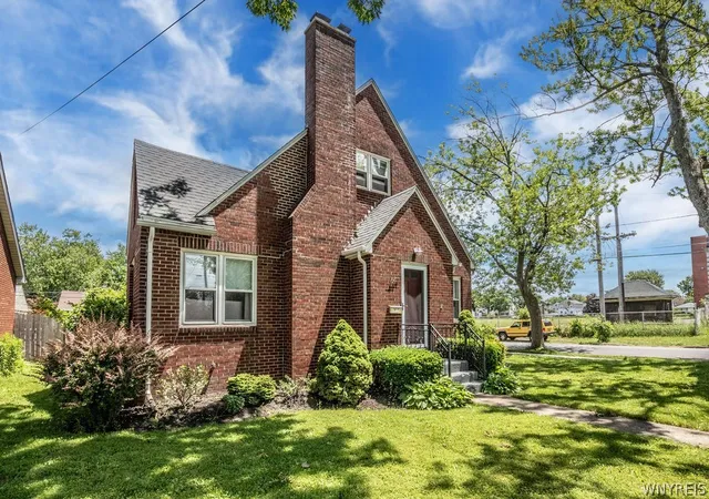 Photo 1 of Single family home for sale at 647 Barrally St, North Tonawanda, NY 14120 | MLS# B1694073 | Listing updated on 2026-08-05
