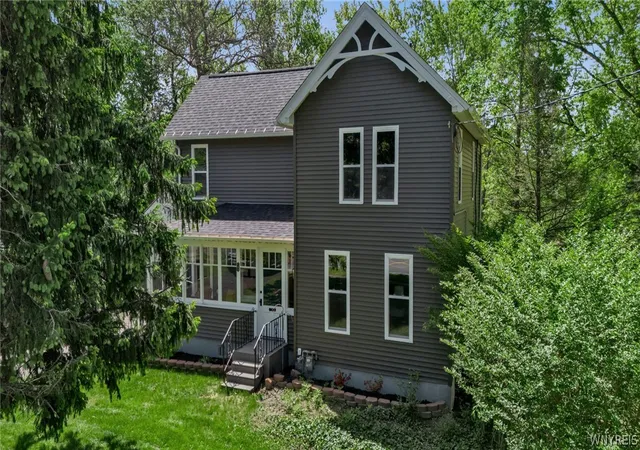 Photo 1 of Single family home for sale at 193 E Main St, Hamburg, NY 14075 | MLS# B1696052 | Listing updated on 2026-09-08