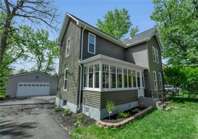 Photo 2 of Single family home for sale at 193 E Main St, Hamburg, NY 14075 | MLS# B1696052 | Listing updated on 2026-09-08