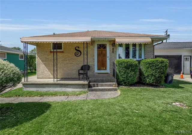 Photo 1 of Sale Pending at 162 Poinciana Pkwy, Buffalo, NY 14225 | MLS# B1696068 | Listing updated on 2026-08-05