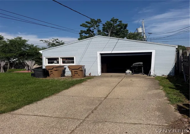 Listing Photo 4 - Condo for sale in building located at 31 Ellen Dr, Buffalo, NY 14225
