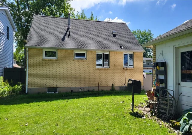 Photo 3 of Sale Pending at 224 Sky Hi Dr, Buffalo, NY 14224 | MLS# B1695939 | Listing updated on 2026-08-29