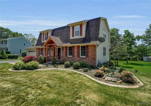 Photo 2 of Sale Pending at 6475 Ludon Dr, Hamburg, NY 14075 | MLS# B1696242 | Listing updated on 2026-08-27