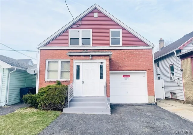 Photo 1 of Sale Pending at 39 Elgas St, Buffalo, NY 14207 | MLS# B1696367 | Listing updated on 2026-08-30