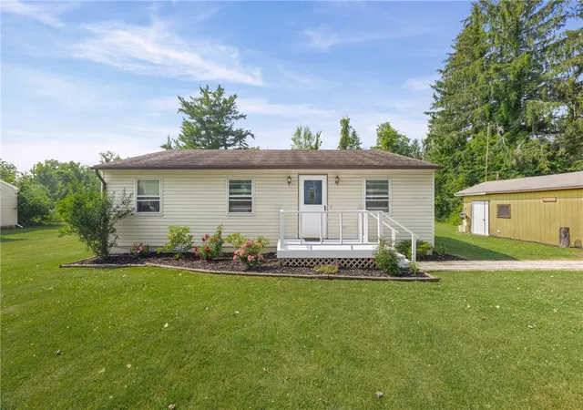 Photo 3 of Sale Pending at 9080 Old State Route 31, Lyons, NY 14489 | MLS# R1695908 | Listing updated on 2026-08-18