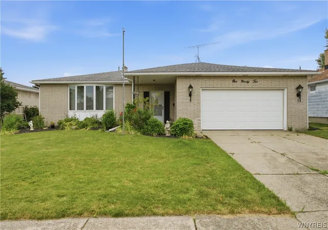 Single family home for sale at 192 N Seine Dr, Buffalo, NY 14227 | MLS# B1695977