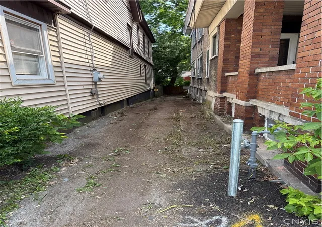 Photo 3 of Multi family home for sale at 809 1st North St, Syracuse, NY 13208 | MLS# S1696822 | Listing updated on 2026-09-02